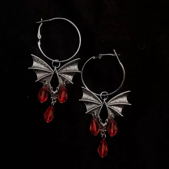Red bat drop earrings - Picture 4 of 12